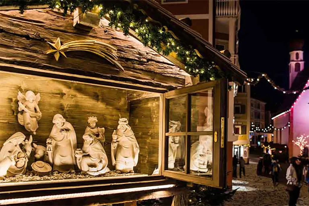 Weihnachtsmarkt im winterlichen Gröden