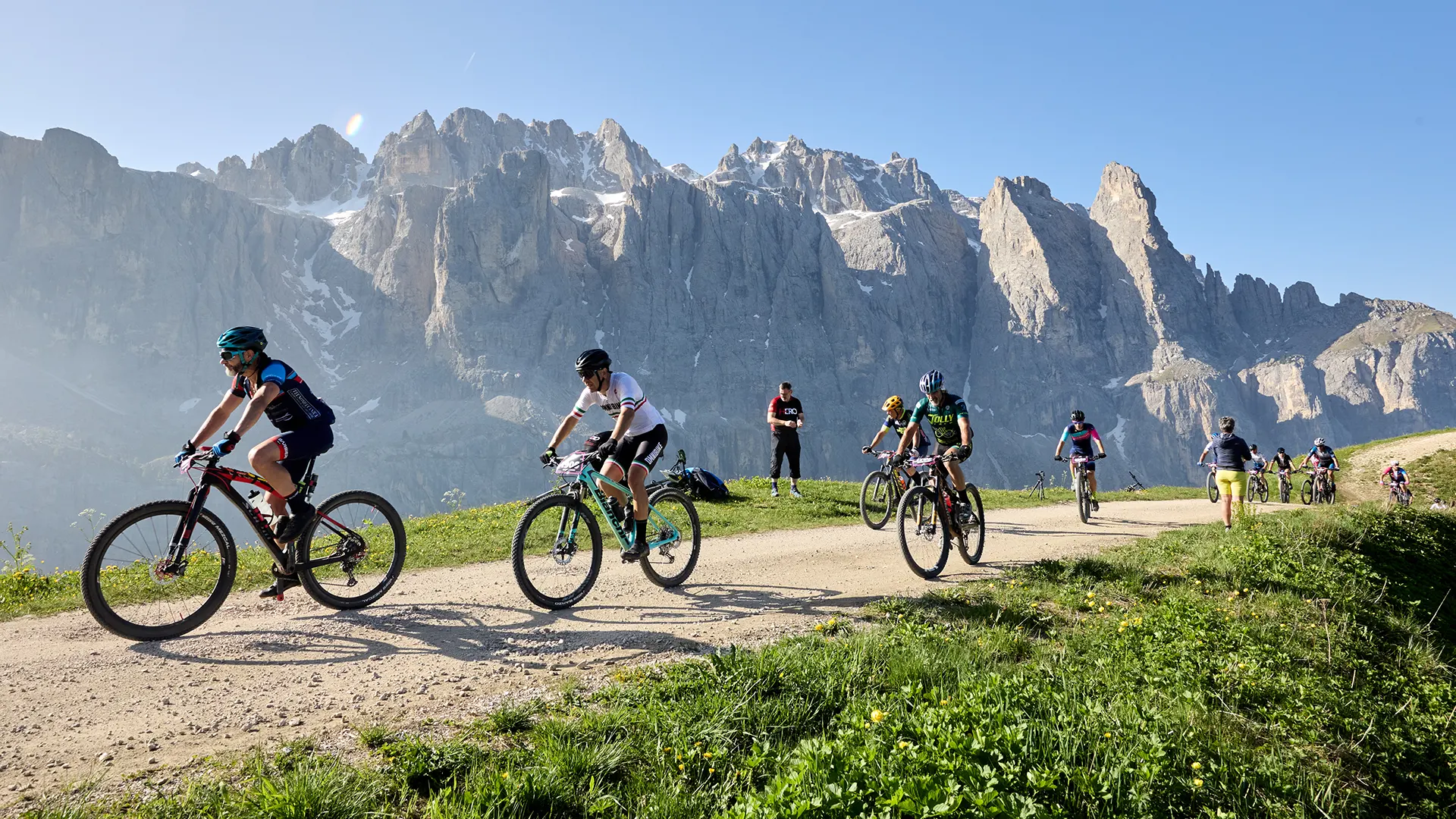 Mountainbiken in den Dolomiten bei Wolkenstein – Sommerurlaub in Gröden im Garni Crepaz