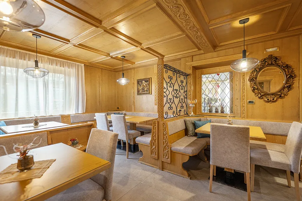 Traditionelle Südtiroler Stube im Garni Crepaz mit Holzinterieur