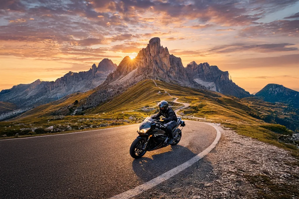 Motorradtour über Dolomitenpässe rund um das Sellamassiv