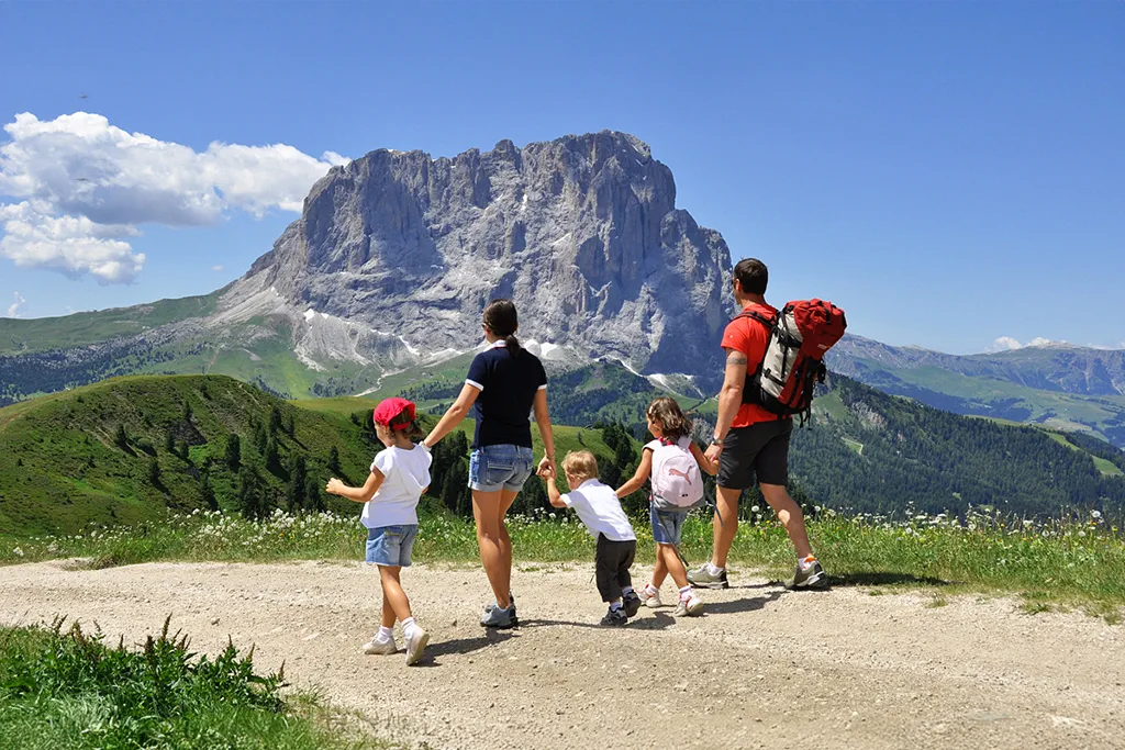 Wandern am Langkofel in den Dolomiten bei Wolkenstein in Gröden